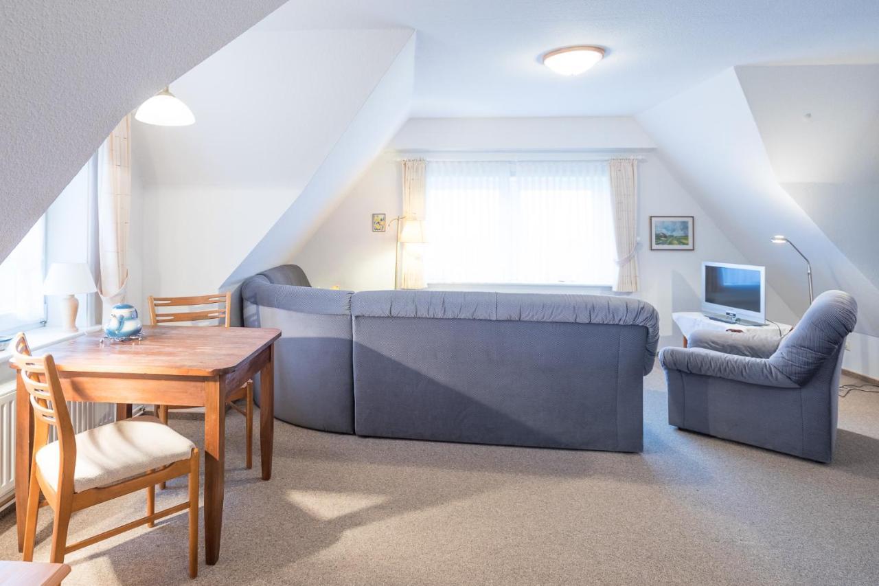 Direkt Am Deich - Ferienwohnung Amrum Im Gaestehaus Am Badedeich Dagebüll Esterno foto