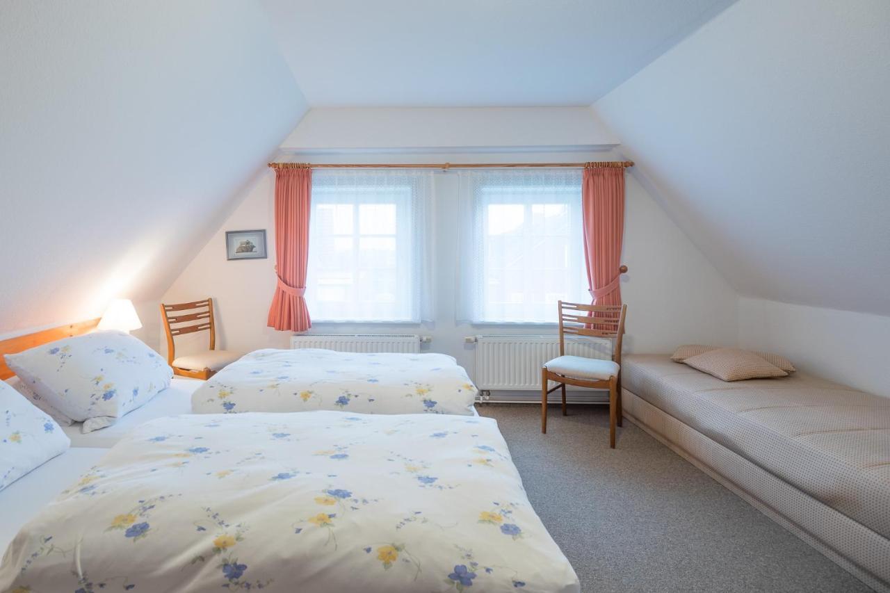 Direkt Am Deich - Ferienwohnung Amrum Im Gaestehaus Am Badedeich Dagebüll Esterno foto